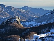 66 Zoom sul Corno Zuccone e verso il lontano Canto Alto 